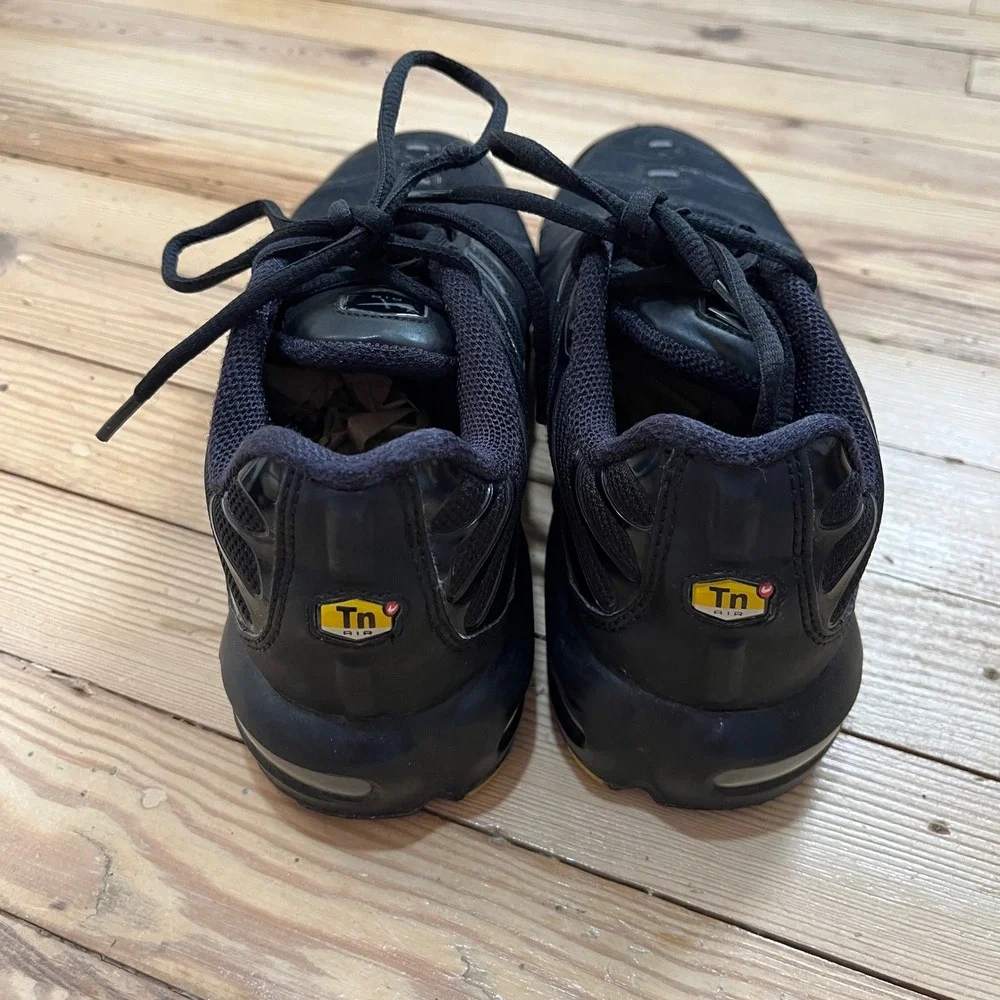 Nike Air Max Plus TN Triple Black Sneakers 604133-050 youth 6.5 Running Shoes